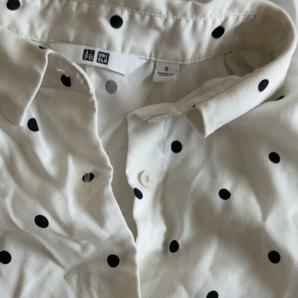 Uniqlo - rayon button down t-shirt - white polka dot - size S - Picture 5 of 5